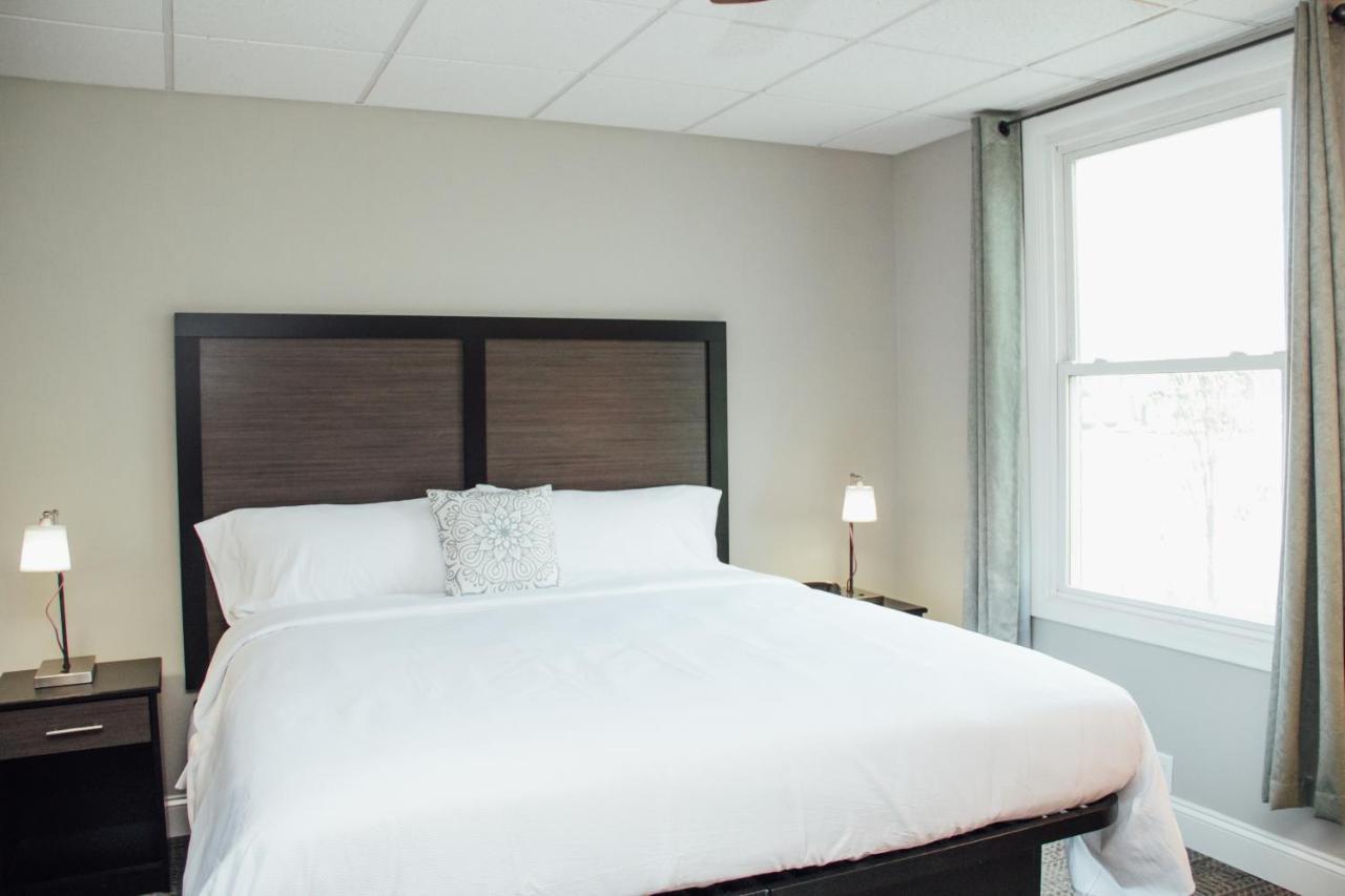 Country Squire Inn And Suites New Holland Exterior foto