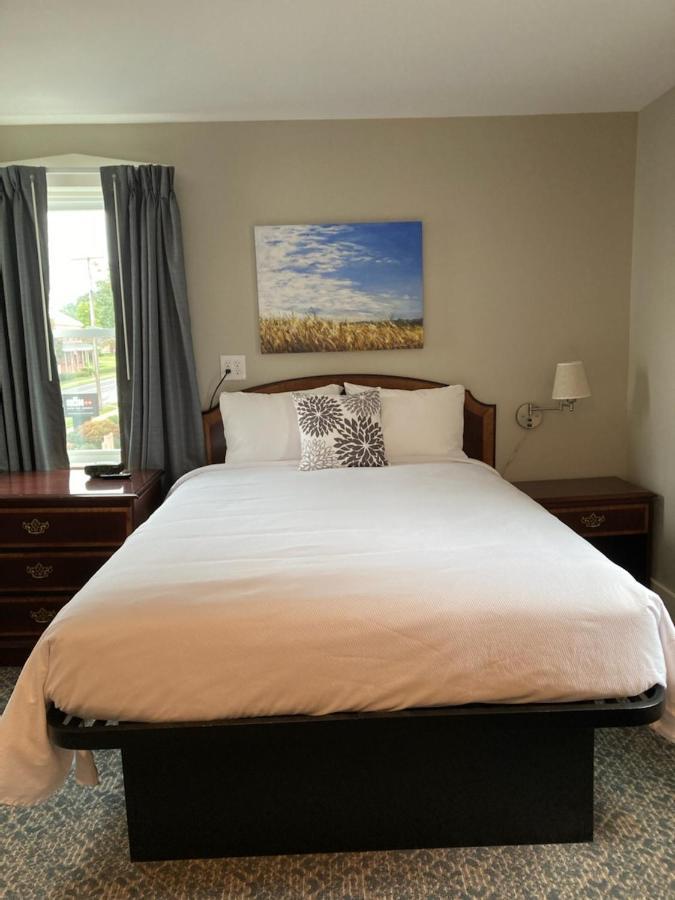 Country Squire Inn And Suites New Holland Exterior foto